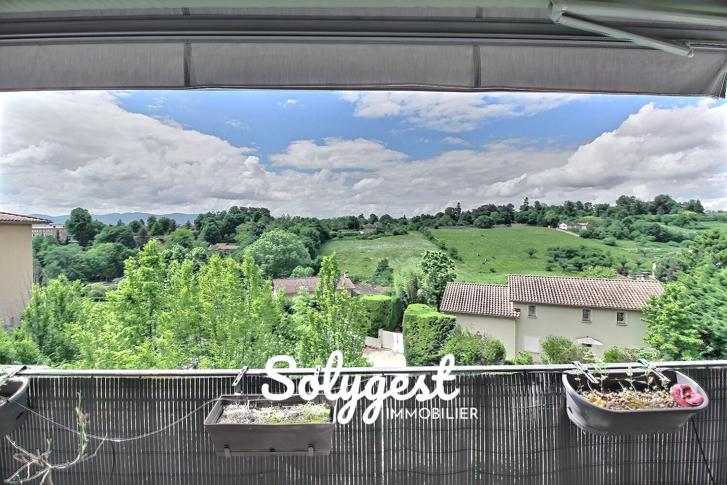 ST DIDIER AU MONT D'OR, T4 avec vue dégagée, terrasse, climatisation réversible et garage double aménagé